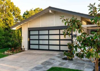 5 Modern Garage Door Styles