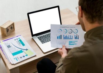 Bridging the Gap: Integrating Data Science and Business Analytics for Enhanced Results