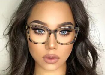 What Glasses Make Your Eyes Look Smaller?