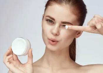 Advanced lifting eye cream