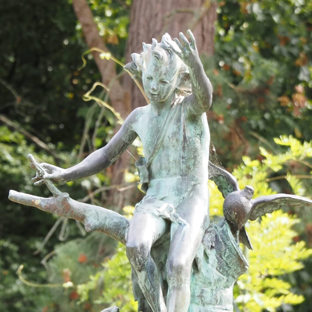 peter-pan-bronze-fountain