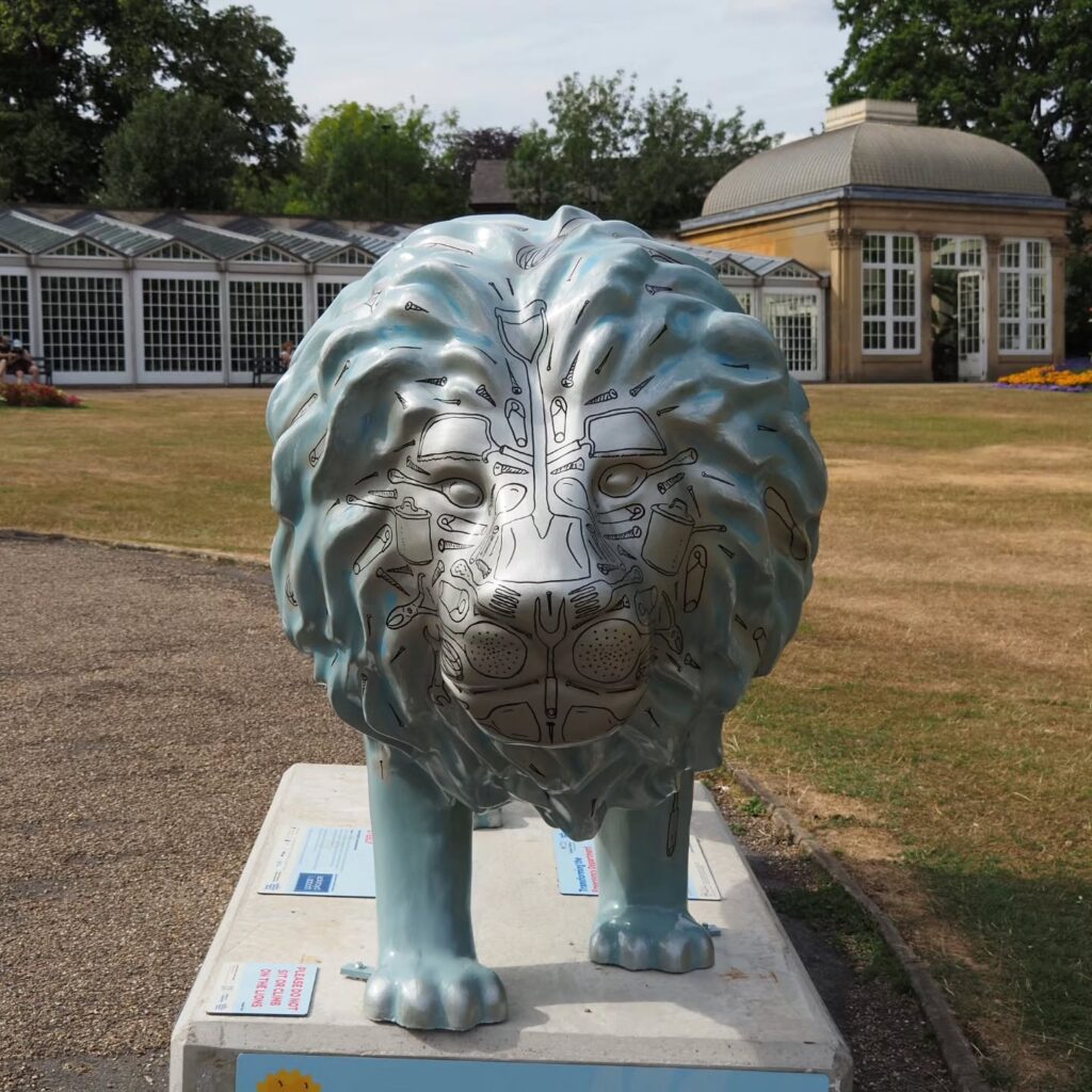 silver-cutlery-lion